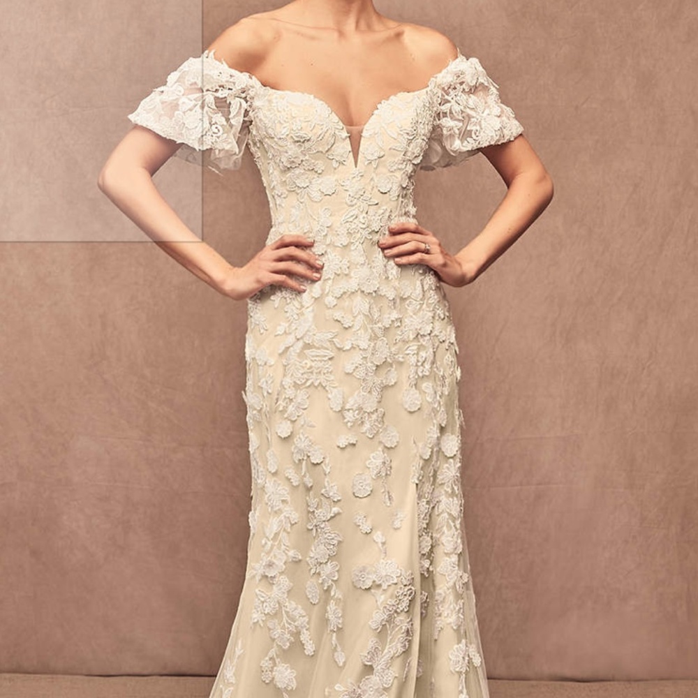 Vivienne Wedding Dress Diamond White/Champagne Size 6